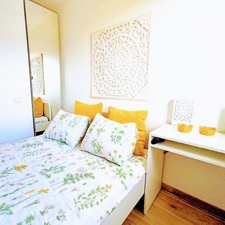 Private Room In Renovated Apartment - Tram 1 Min Walk Nice Eksteriør billede
