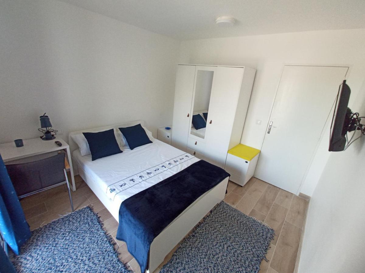 Private Room In Renovated Apartment - Tram 1 Min Walk Nice Eksteriør billede