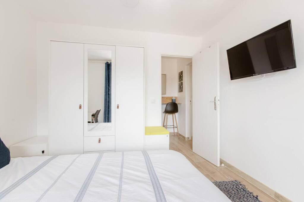 Private Room In Renovated Apartment - Tram 1 Min Walk Nice Eksteriør billede